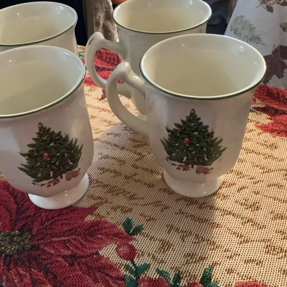 Elegant C. Claus Christmas Holiday Ceramic Mugs Set(4)